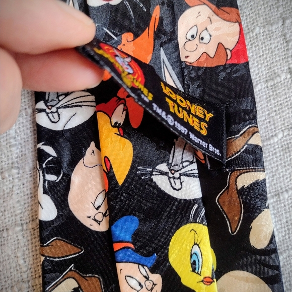 Looney Tunes Neck Tie, Excellent Condition, Dry Clean Only, Made in Korea - Picture 9 of 9